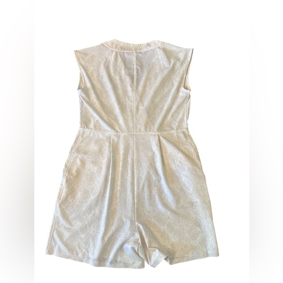 Athleta Marlow Romper XS Pearl White Python Snakeskin Print Elastic Waist - Picture 3 of 8